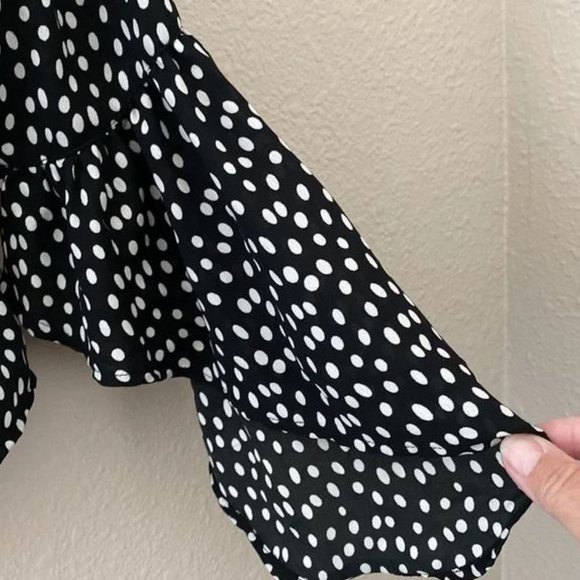 Express Women's Black White Polka Dot Off The Shoulder Cropped Chiffon Top XS - Picture 4 of 4